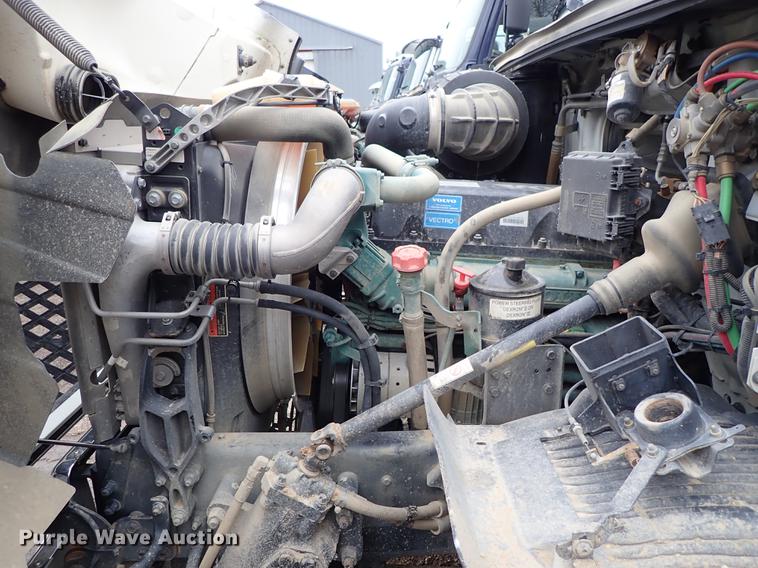 image for item DC1350 2012 Volvo VHD hydrovac truck