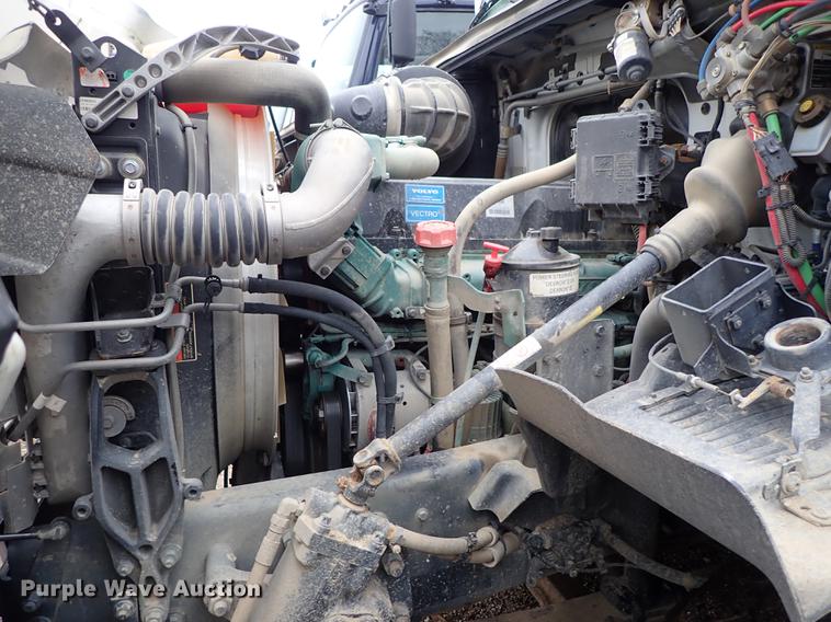 image for item DC1350 2012 Volvo VHD hydrovac truck