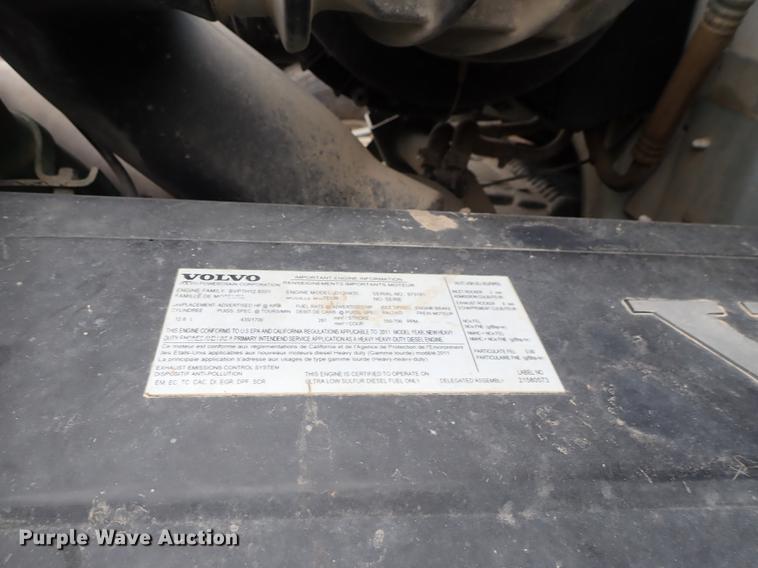 image for item DC1350 2012 Volvo VHD hydrovac truck