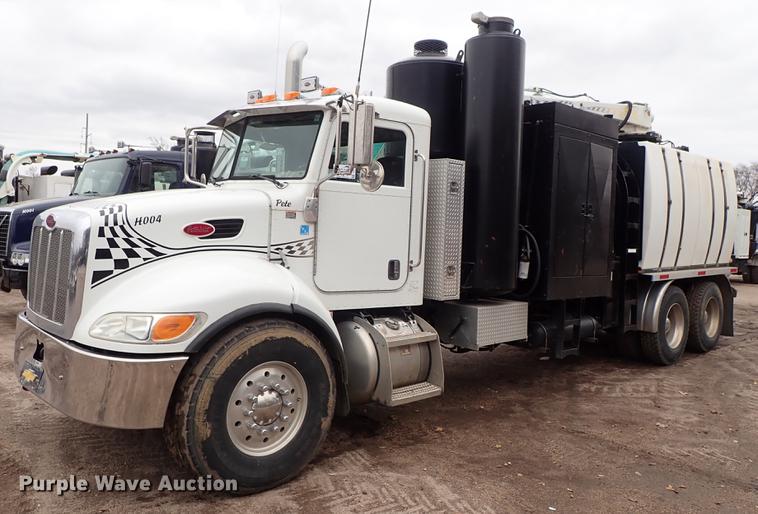image for item DC1351 2008 Peterbilt 340 hydrovac truck