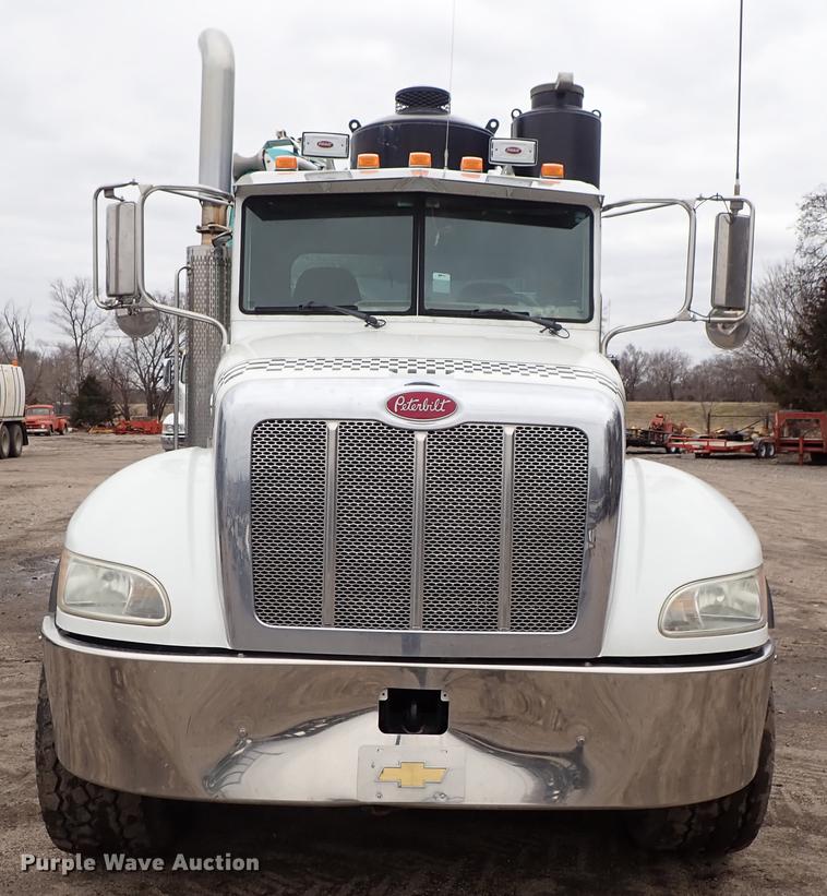 image for item DC1351 2008 Peterbilt 340 hydrovac truck