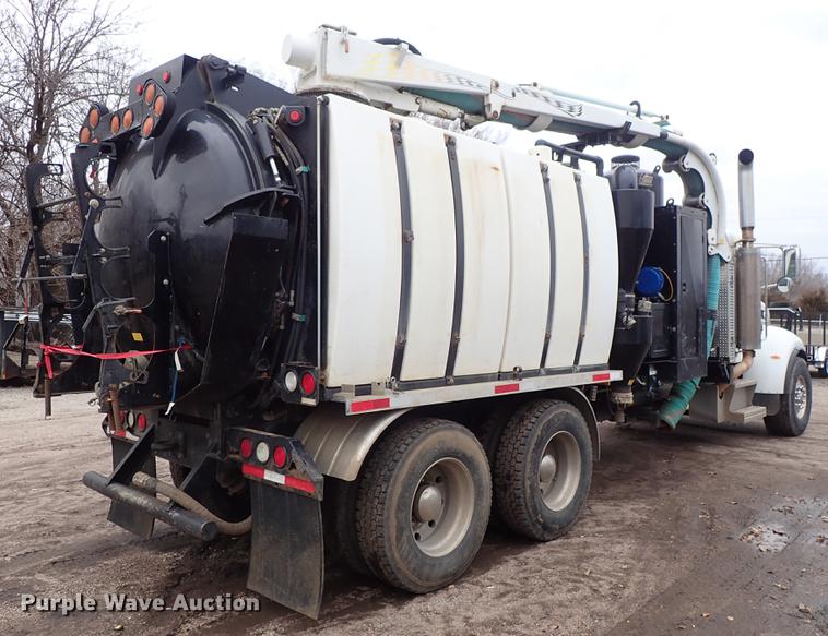 image for item DC1351 2008 Peterbilt 340 hydrovac truck
