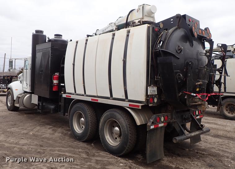 image for item DC1351 2008 Peterbilt 340 hydrovac truck