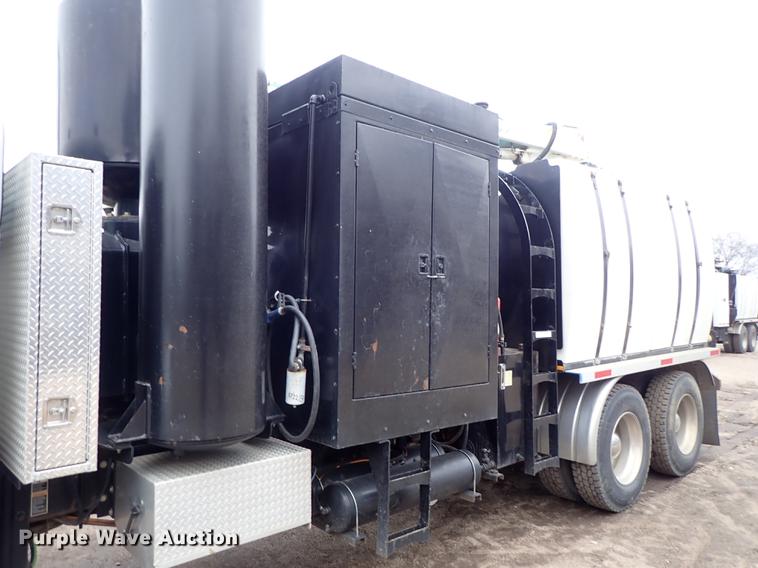 image for item DC1351 2008 Peterbilt 340 hydrovac truck