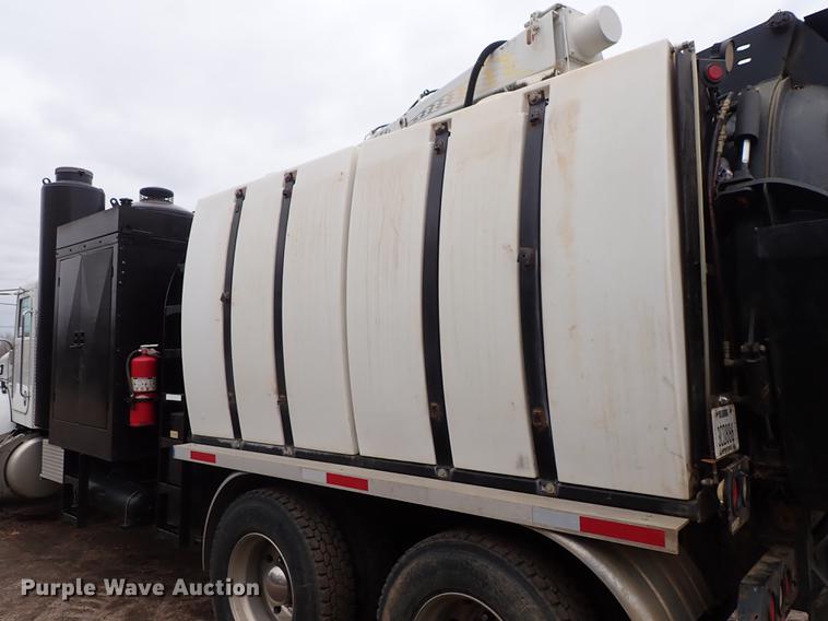 image for item DC1351 2008 Peterbilt 340 hydrovac truck