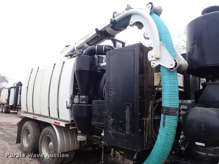image for item DC1351 2008 Peterbilt 340 hydrovac truck