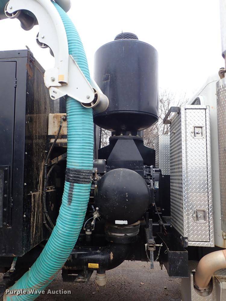 image for item DC1351 2008 Peterbilt 340 hydrovac truck