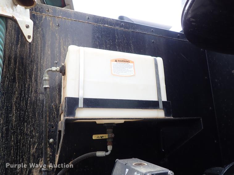 image for item DC1351 2008 Peterbilt 340 hydrovac truck