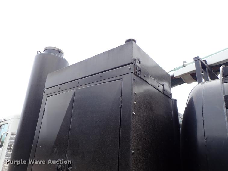 image for item DC1351 2008 Peterbilt 340 hydrovac truck