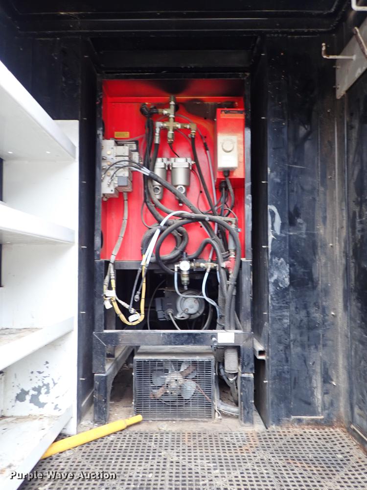 image for item DC1351 2008 Peterbilt 340 hydrovac truck