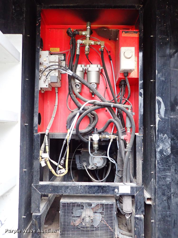 image for item DC1351 2008 Peterbilt 340 hydrovac truck