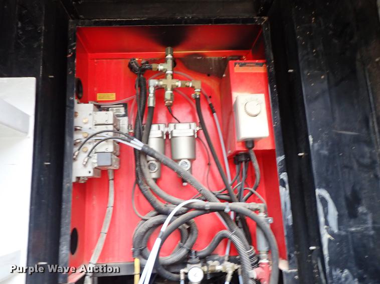 image for item DC1351 2008 Peterbilt 340 hydrovac truck