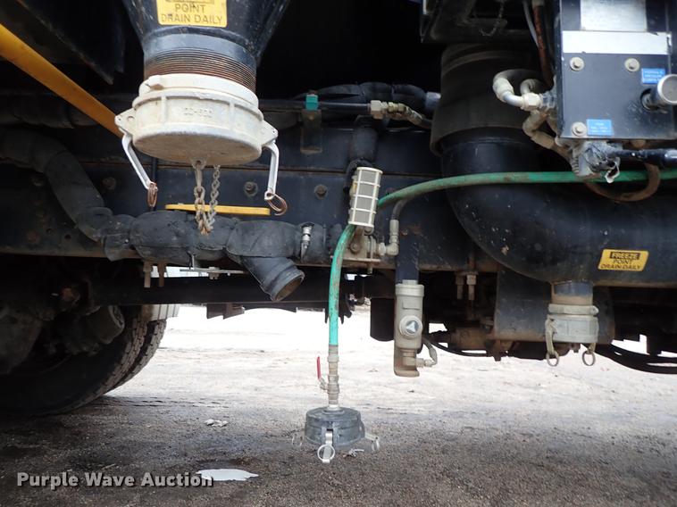 image for item DC1351 2008 Peterbilt 340 hydrovac truck