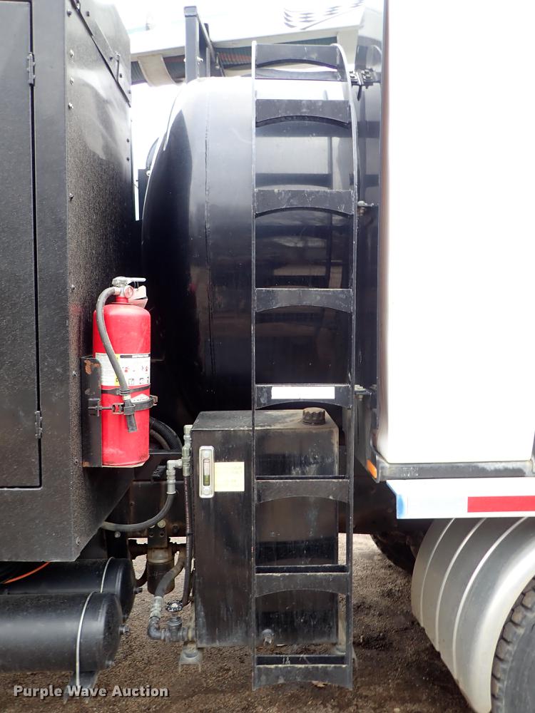 image for item DC1351 2008 Peterbilt 340 hydrovac truck