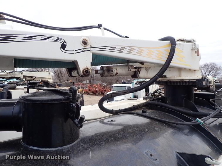 image for item DC1351 2008 Peterbilt 340 hydrovac truck