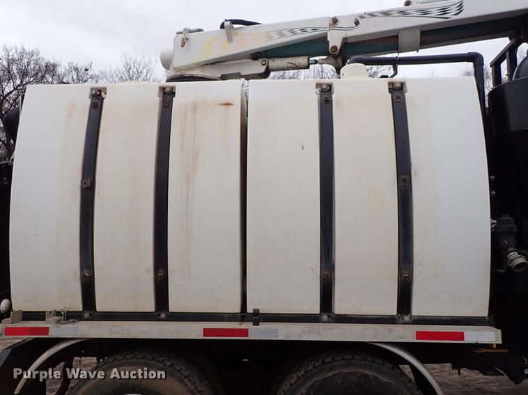 image for item DC1351 2008 Peterbilt 340 hydrovac truck