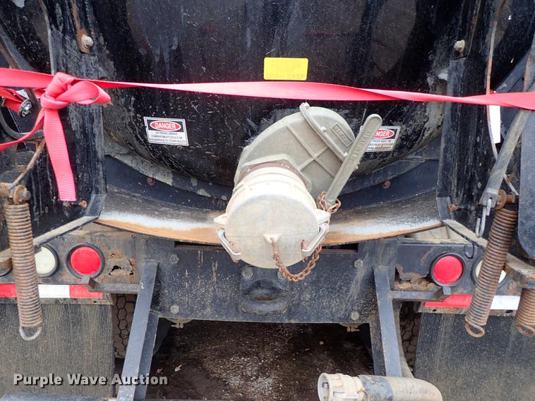 image for item DC1351 2008 Peterbilt 340 hydrovac truck