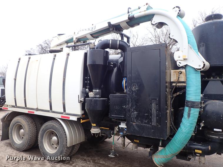 image for item DC1351 2008 Peterbilt 340 hydrovac truck