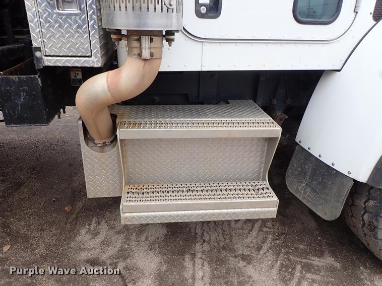 image for item DC1351 2008 Peterbilt 340 hydrovac truck