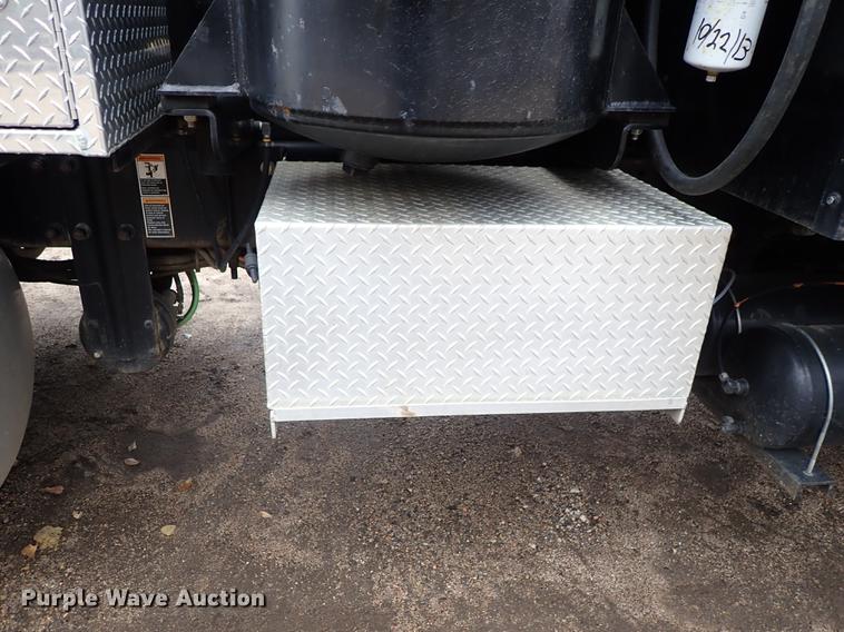 image for item DC1351 2008 Peterbilt 340 hydrovac truck