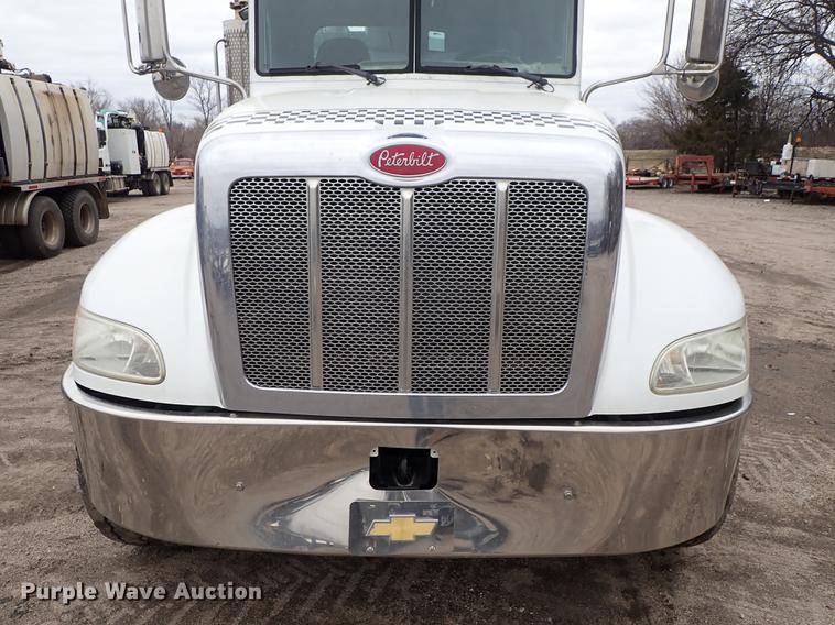 image for item DC1351 2008 Peterbilt 340 hydrovac truck