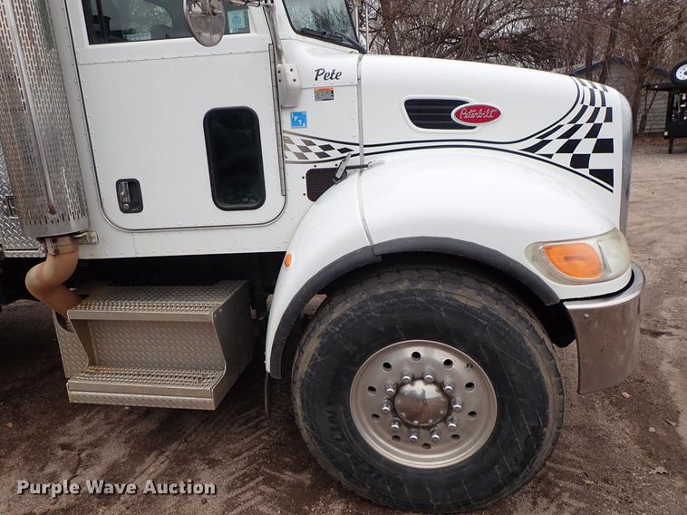image for item DC1351 2008 Peterbilt 340 hydrovac truck
