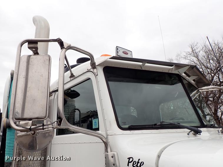image for item DC1351 2008 Peterbilt 340 hydrovac truck