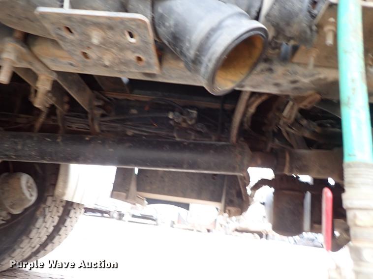 image for item DC1351 2008 Peterbilt 340 hydrovac truck