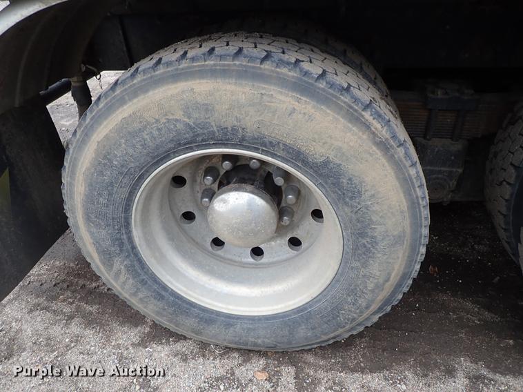 image for item DC1351 2008 Peterbilt 340 hydrovac truck