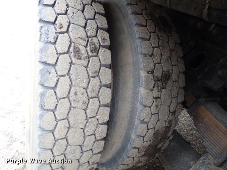 image for item DC1351 2008 Peterbilt 340 hydrovac truck