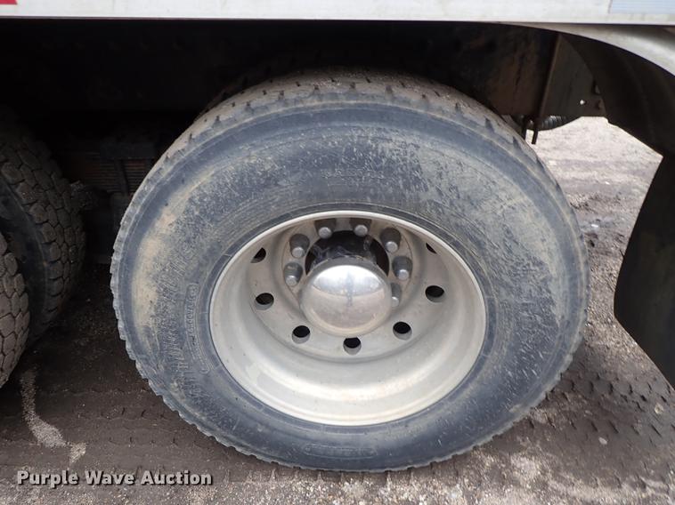 image for item DC1351 2008 Peterbilt 340 hydrovac truck