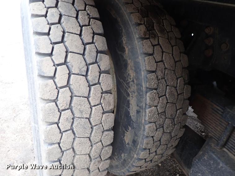 image for item DC1351 2008 Peterbilt 340 hydrovac truck