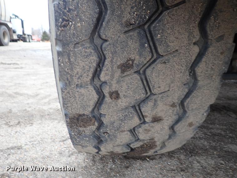 image for item DC1351 2008 Peterbilt 340 hydrovac truck