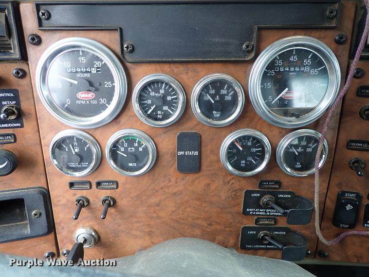 image for item DC1351 2008 Peterbilt 340 hydrovac truck