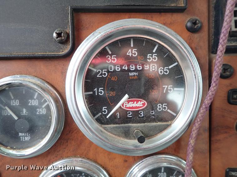 image for item DC1351 2008 Peterbilt 340 hydrovac truck