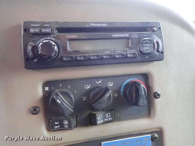 image for item DC1351 2008 Peterbilt 340 hydrovac truck