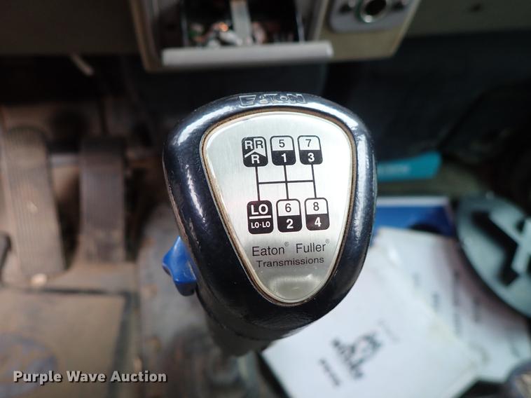 image for item DC1351 2008 Peterbilt 340 hydrovac truck