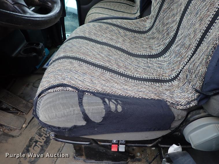 image for item DC1351 2008 Peterbilt 340 hydrovac truck