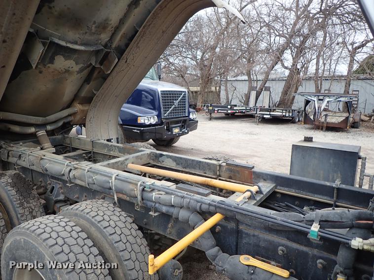 image for item DC1351 2008 Peterbilt 340 hydrovac truck