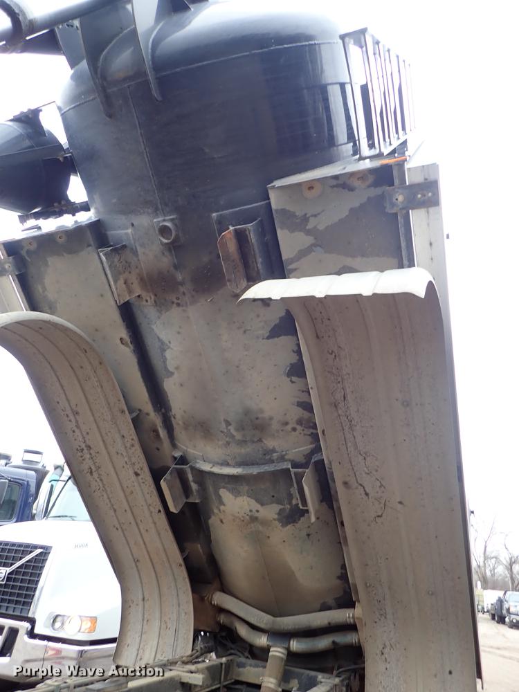 image for item DC1351 2008 Peterbilt 340 hydrovac truck