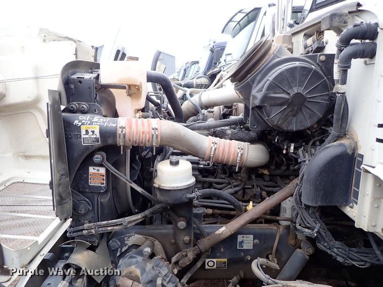 image for item DC1351 2008 Peterbilt 340 hydrovac truck