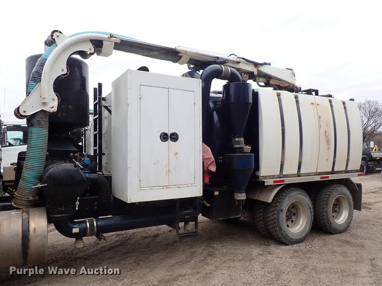 image for item DC1352 2008 Volvo VHD hydrovac truck