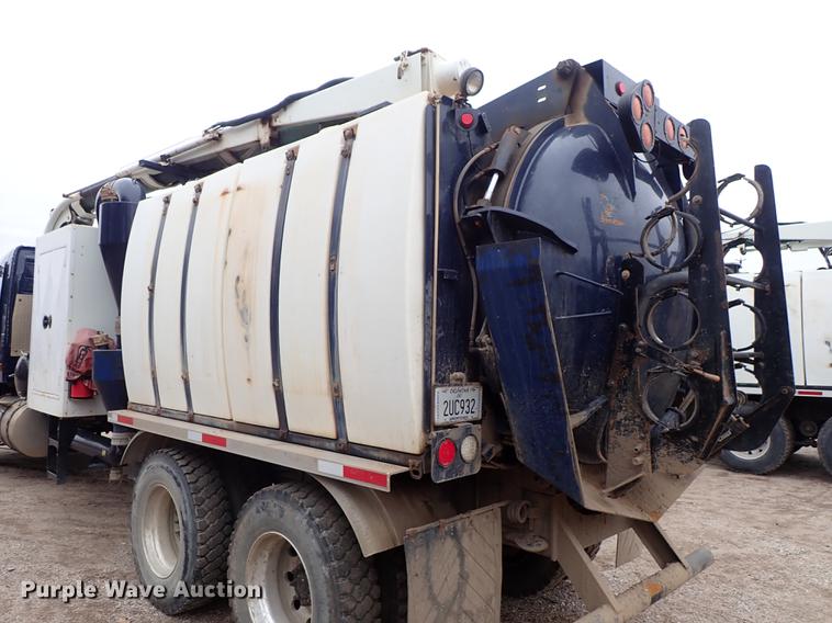 image for item DC1352 2008 Volvo VHD hydrovac truck