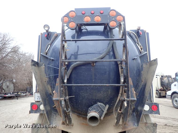 image for item DC1352 2008 Volvo VHD hydrovac truck