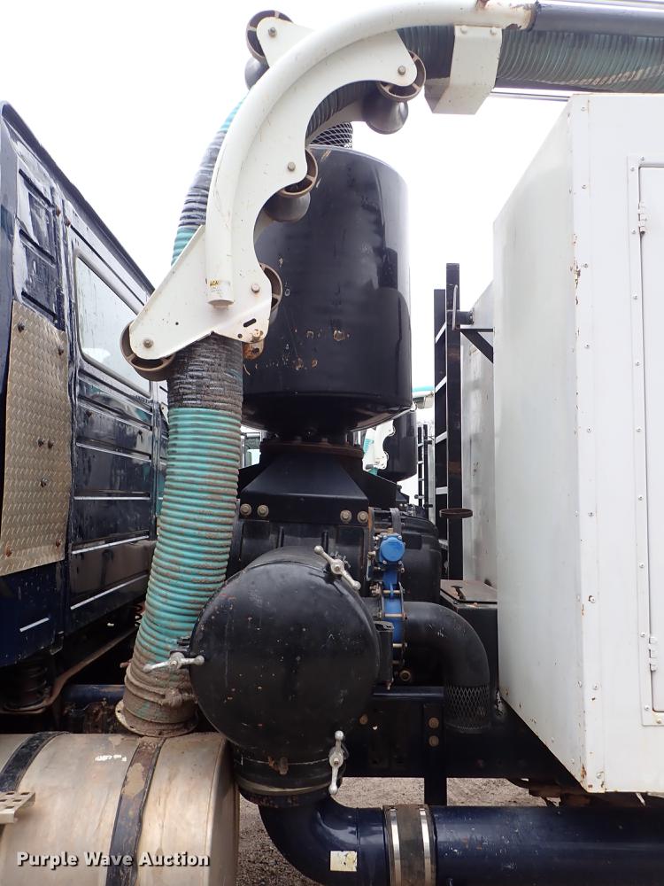 image for item DC1352 2008 Volvo VHD hydrovac truck