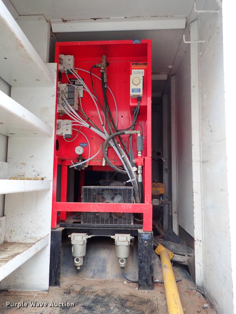 image for item DC1352 2008 Volvo VHD hydrovac truck