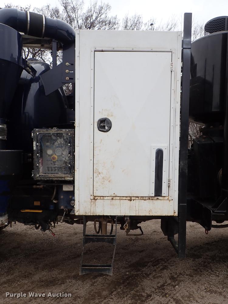 image for item DC1352 2008 Volvo VHD hydrovac truck