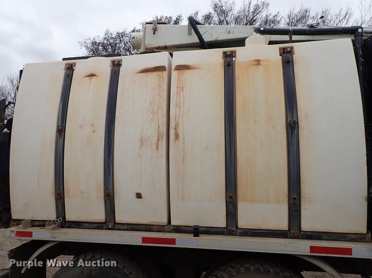 image for item DC1352 2008 Volvo VHD hydrovac truck