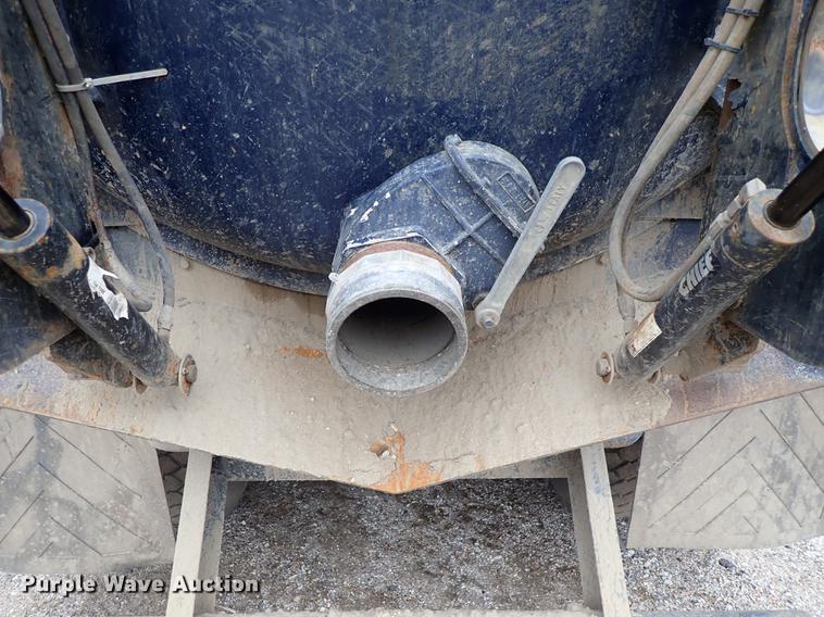 image for item DC1352 2008 Volvo VHD hydrovac truck