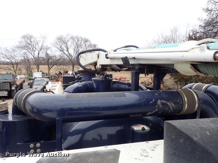 image for item DC1352 2008 Volvo VHD hydrovac truck